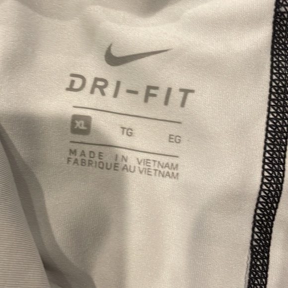 Women’s Nike Pro Capri Leggings size XL - Picture 5 of 6